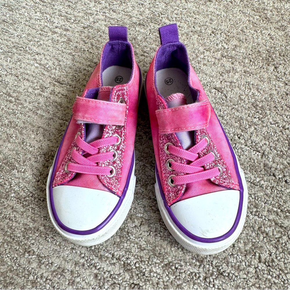 Pink toddler glitter sneakers. Size 25